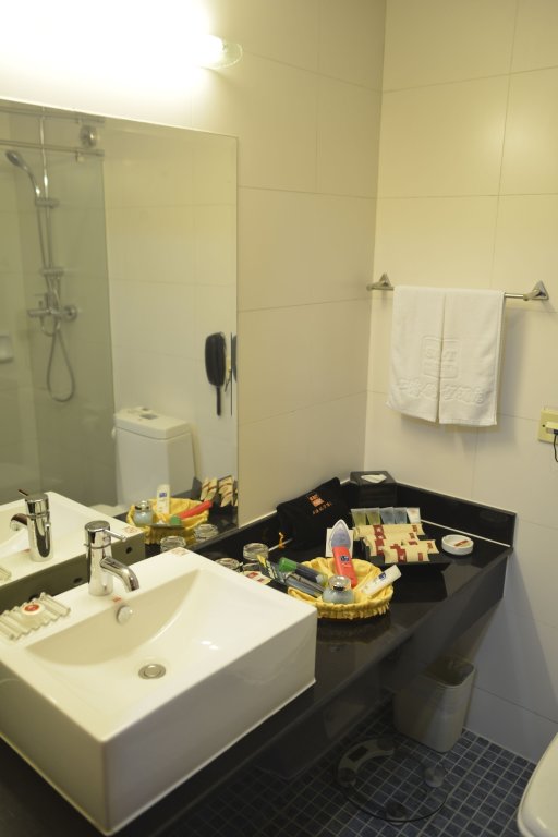 Шанхай: Shanghai Airlines Travel Hotel