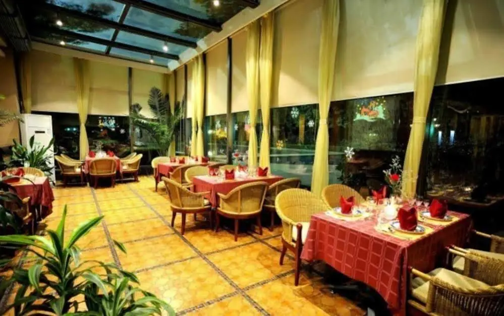 Уси: Sainty Lakeside Hotel