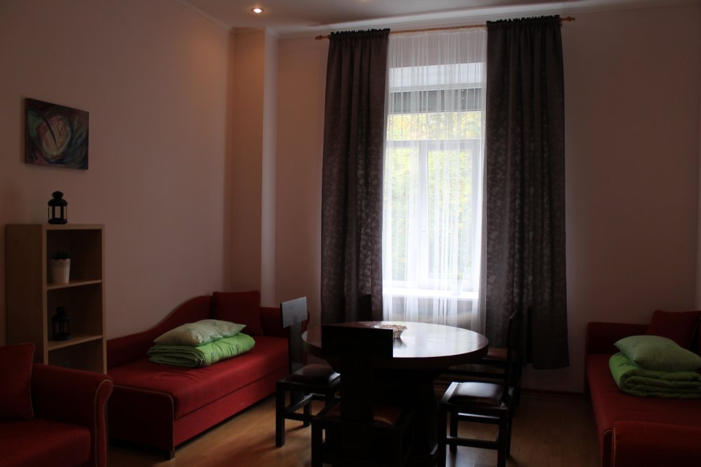 Москва: Pafos Na Kurskoy Guest House