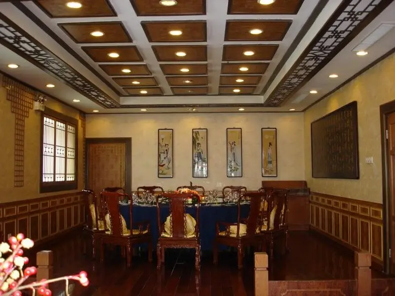 Таншань: Jinjiang Grand Hotel