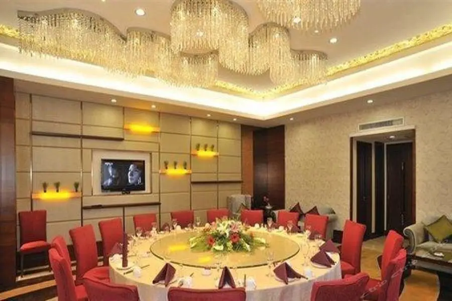 Хух-Хото: Chun Xue Four Seasons Hotel