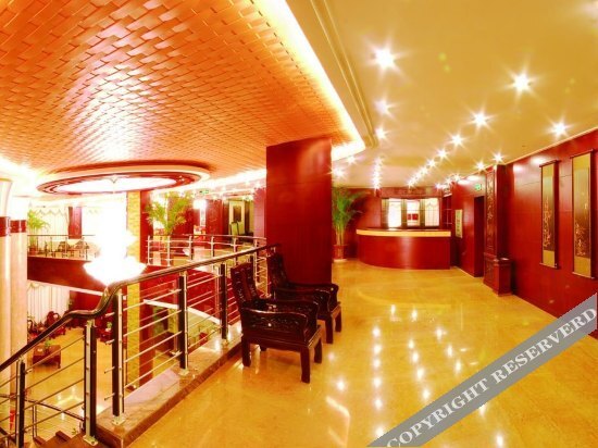 Дали: Dali Ronghua Business Hotel