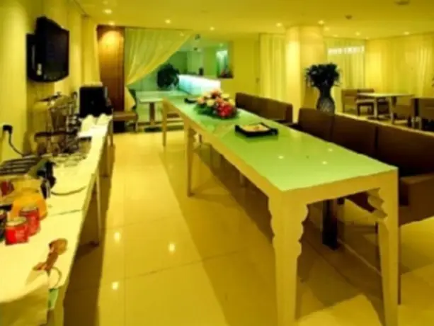 Пекин: Lotus Place Hotel