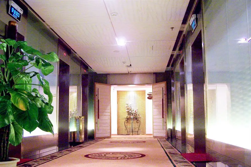 Шанхай: Ramada Shanghai Zhabei