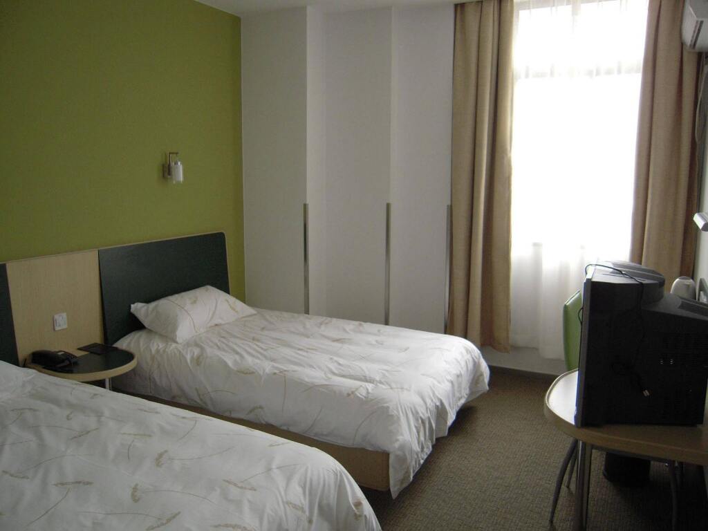 Шанхай: Motel168 Xu Chang Road Inn