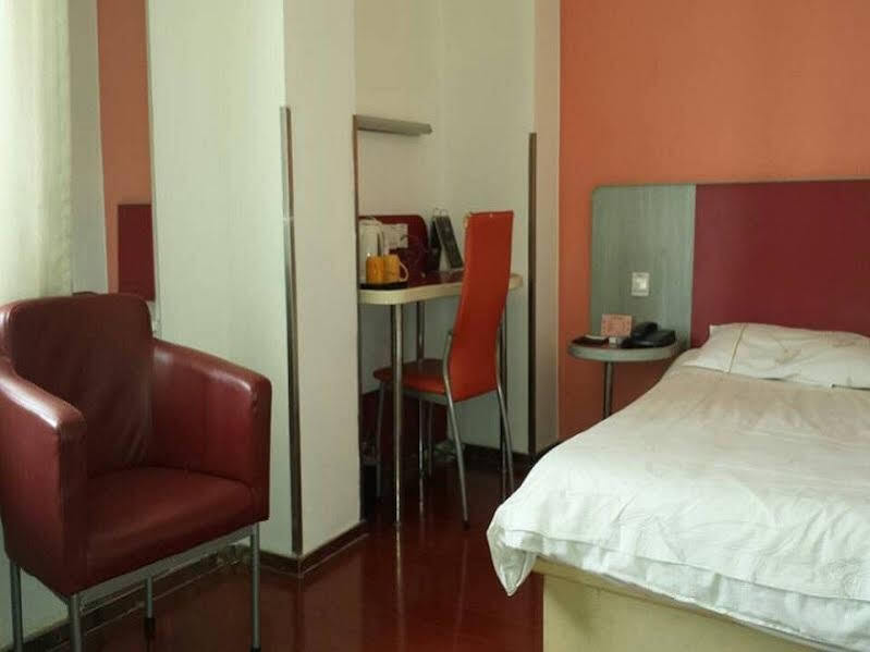 Шанхай: Motel168 Xu Chang Road Inn