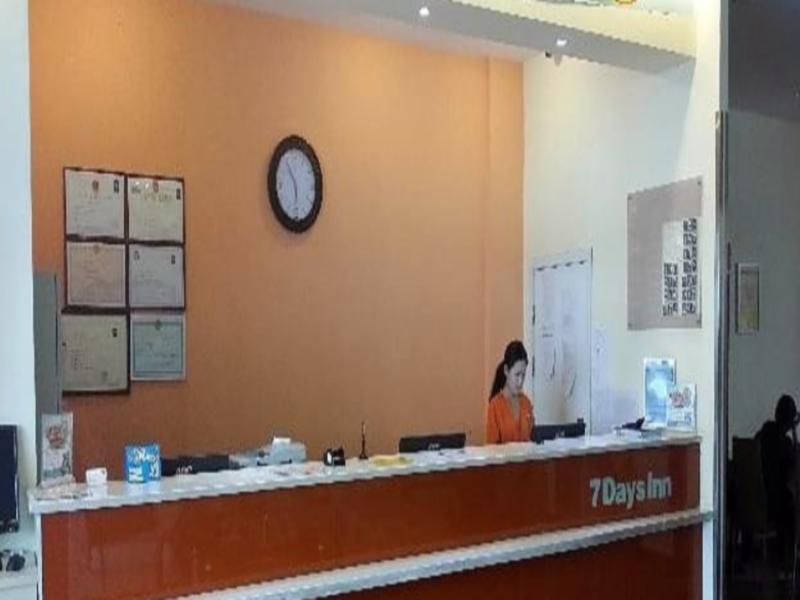 Учжоу: 7 Days Inn Wuzhou Jinhui Bus Station Branch
