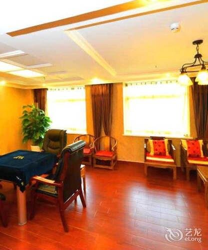Чэнду: Lavande Hotel Chengdu Wenjiang University Town Wansheng Metro Station