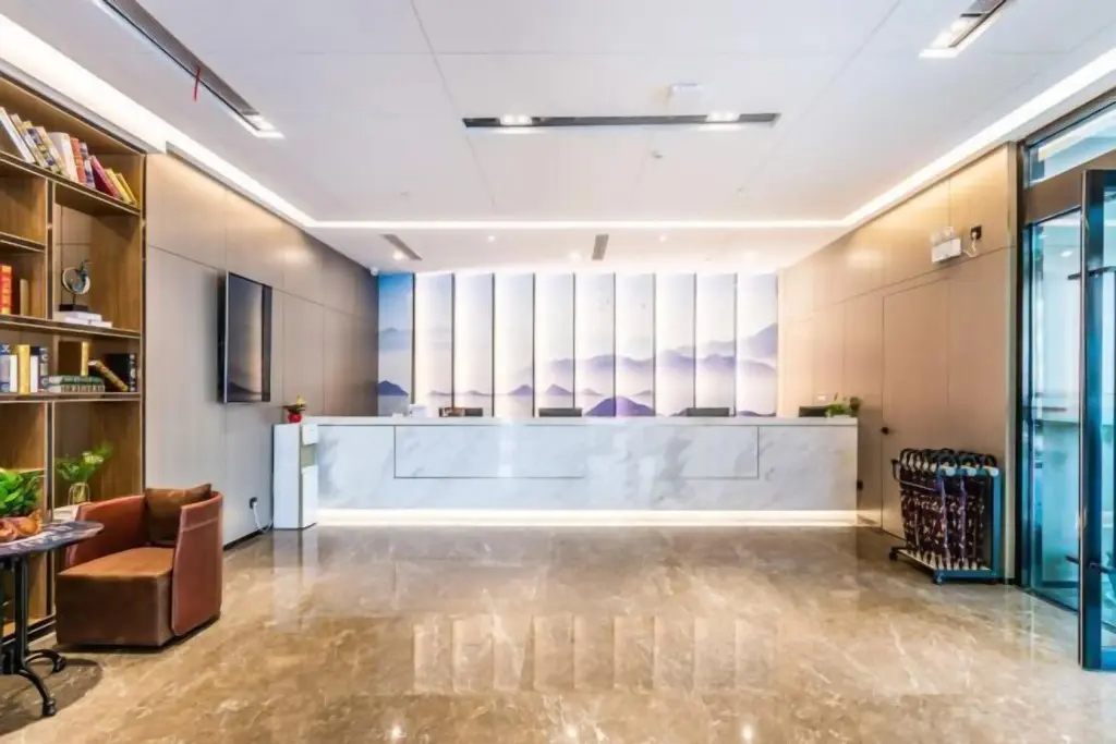 Цзясинь: GYA Hotel (Haiyan Wuyue Plaza Guanhaiyuan Hotel)