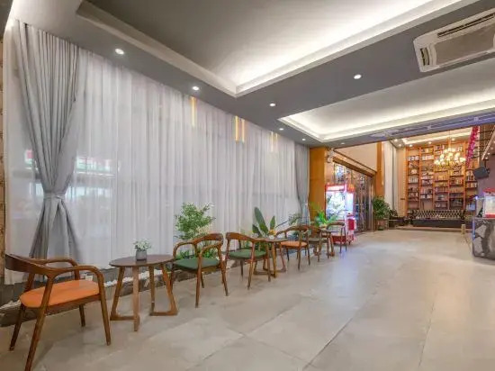 Гуанчжоу: James Joyce Coffetel Hotel Guangzhou South Railway Qifu Xincun Branch