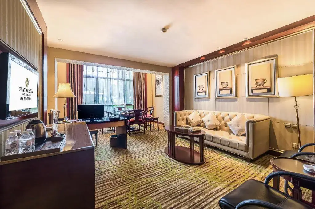 Чунцин: River & Holiday Hotel