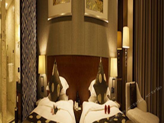 Ордос: The Royal International Hotel