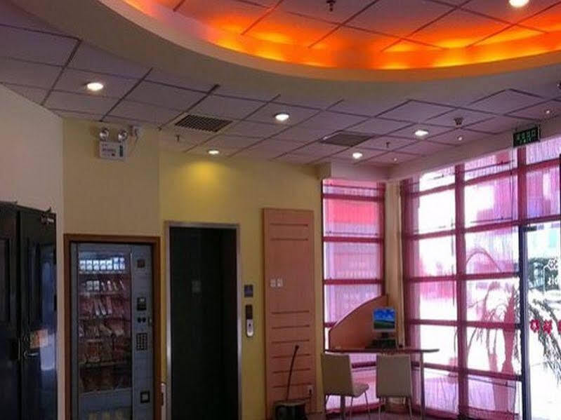 Дунгуань: E Hotel