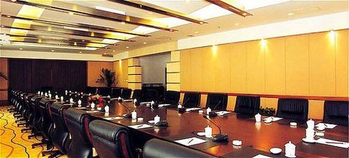 Цзясинь: Shi Mao Garden Hotel