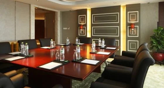 Шаоксинг: H And J Business Hotel