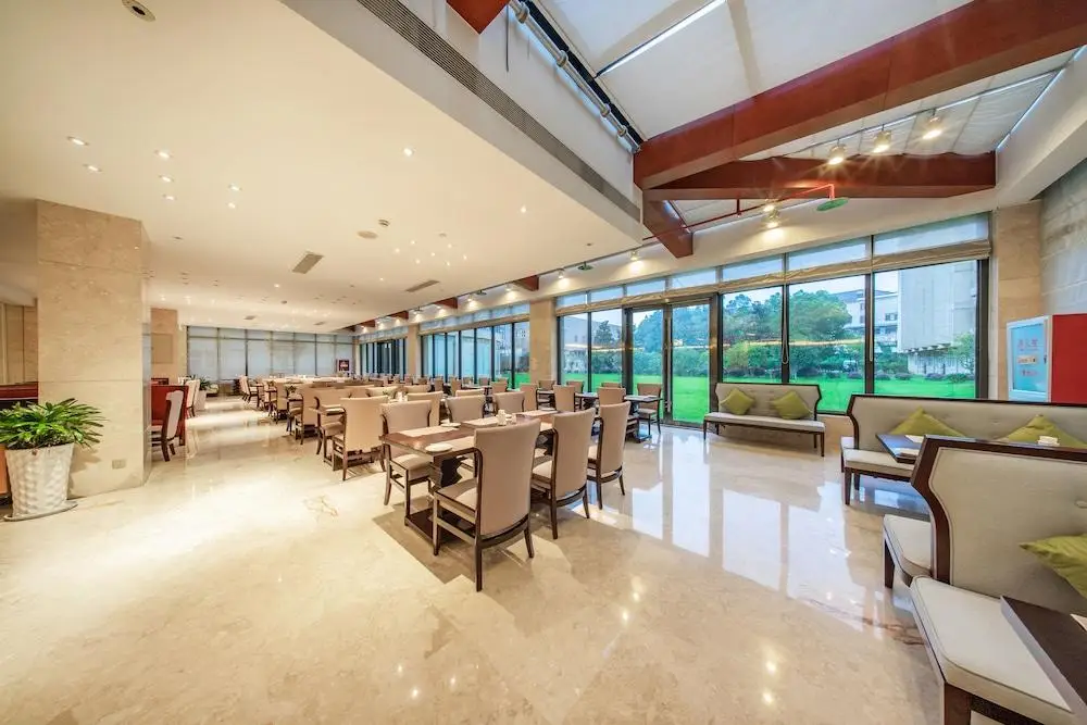Хучжоу: New Yallan Hotel Deqing