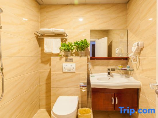 Цзилинь: Jilin Ziqi Donglai Hotel (Railway Station West Plaza)