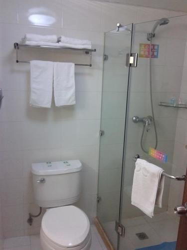 Шанхай: Shanghai Your Home Hotel