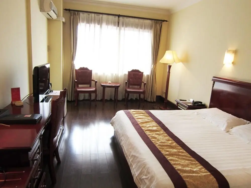 Шанхай: Shanghai Your Home Hotel