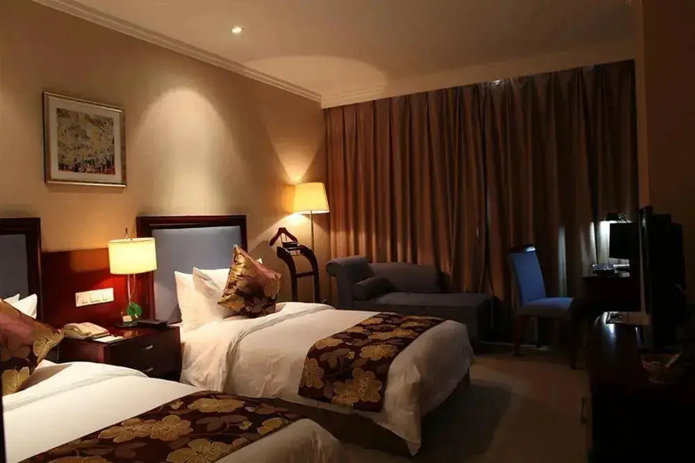 Ухань: New Land Hotel