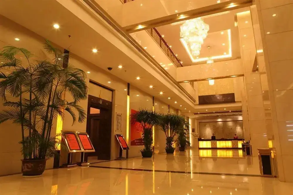 Ухань: New Land Hotel