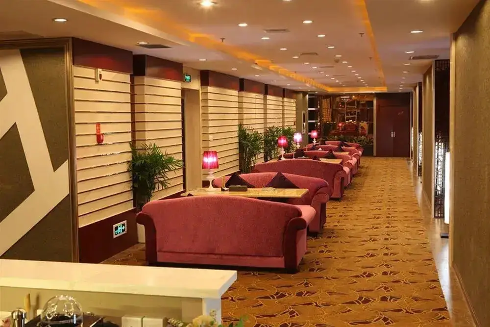 Ухань: New Land Hotel