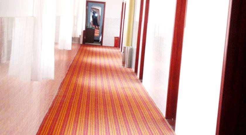 Шанхай: Super 8 Hotel