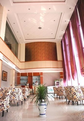 New Oriental Business Hotel — фото 1