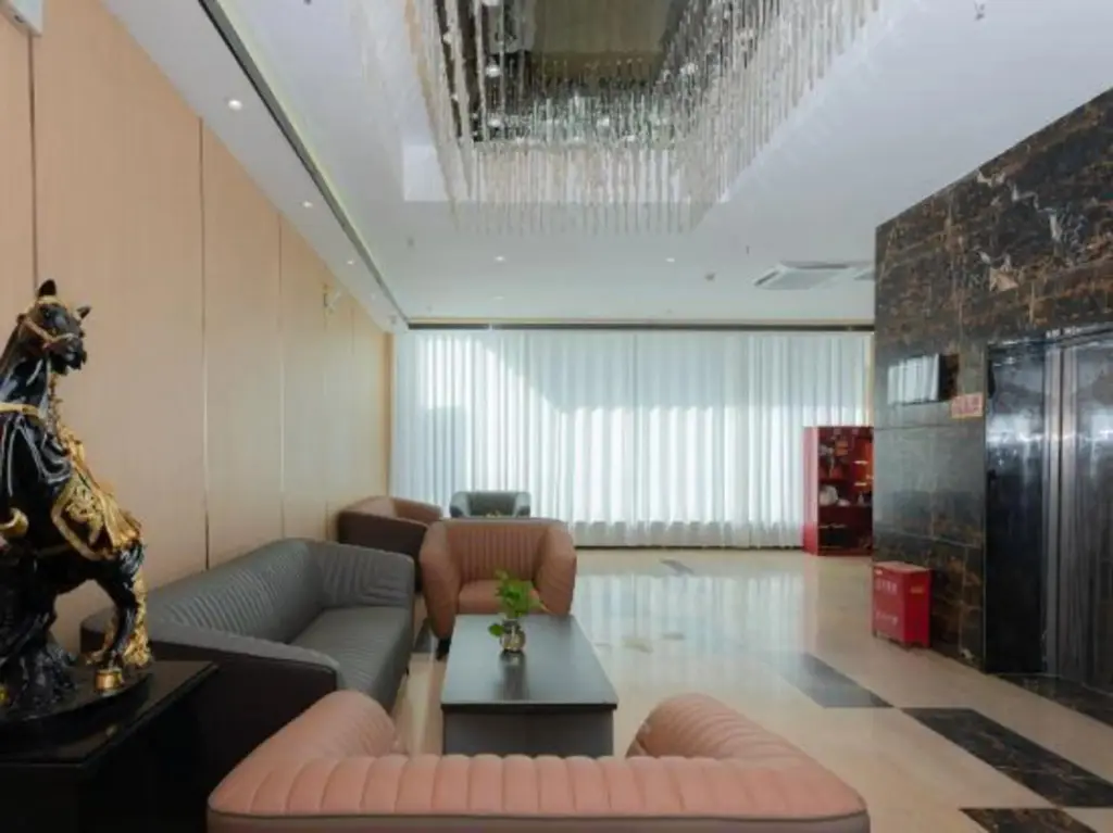 Инин: Hotel Iining Pai