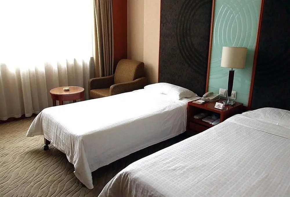 Zhengzhou Feng Le Yuan Hotel — фото 1