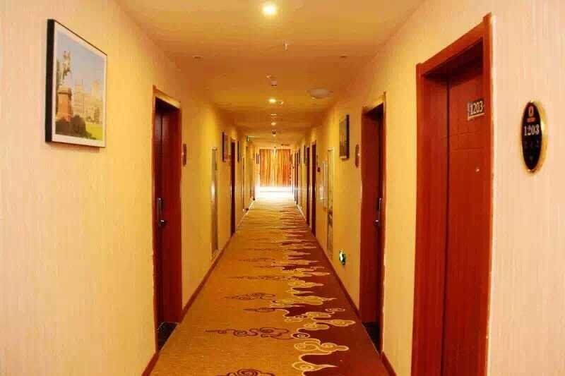 Сяньнин: Super 8 Hotel Xianning Yinquan Shizhengfu