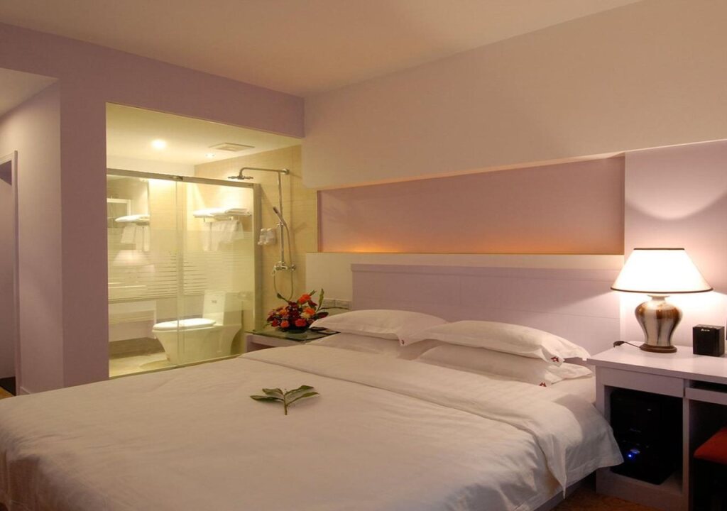 Huating Holiday Inn — фото 1