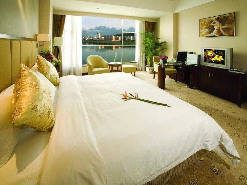 Чжанцзяцзе: Yichen International Hotel