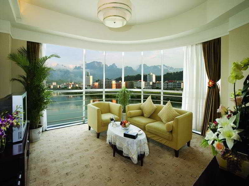 Чжанцзяцзе: Yichen International Hotel