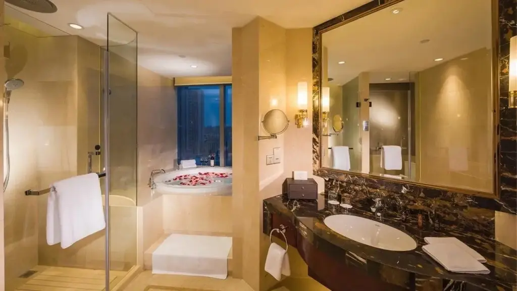 Цзясинь: Haili New Century Grand Hotel Haiyan