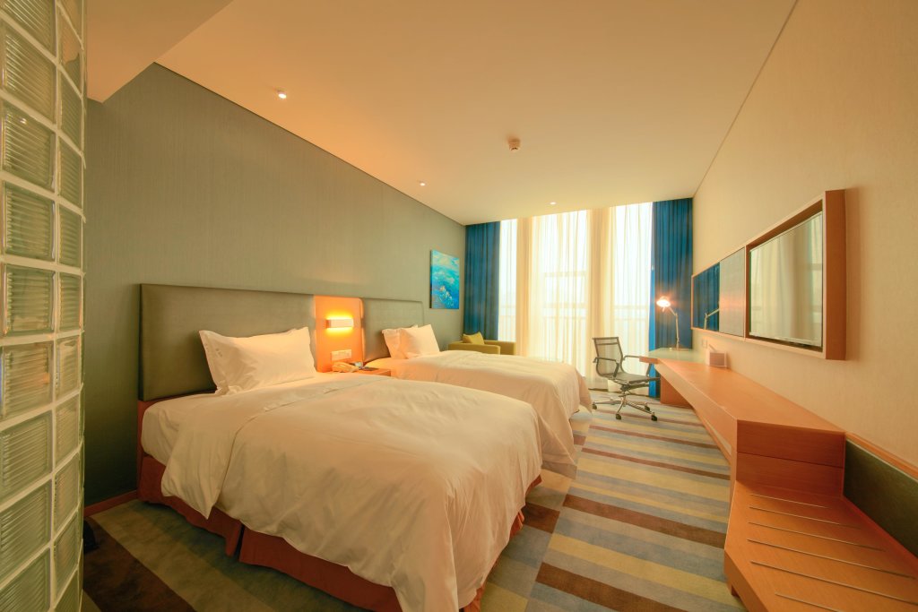 Holiday Inn Express Leshan City Square by IHG — фото 1