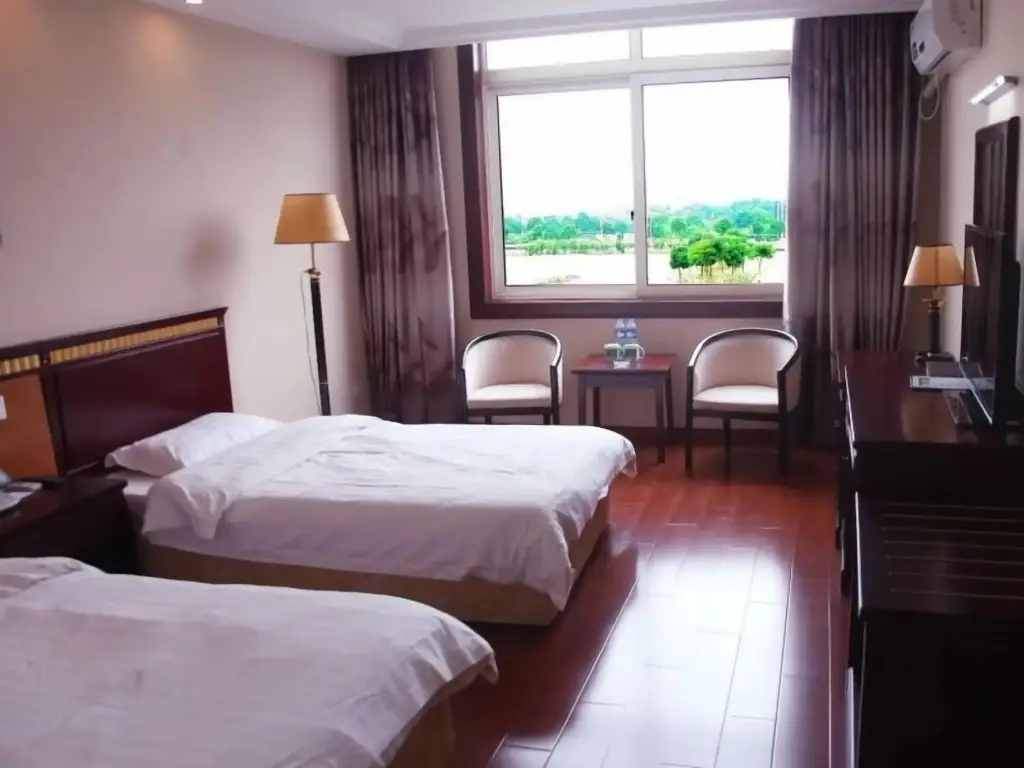 Наньтун: GreenTree Inn Suzhou Kunshan Bacheng Town Hubin North Road Business Ho
