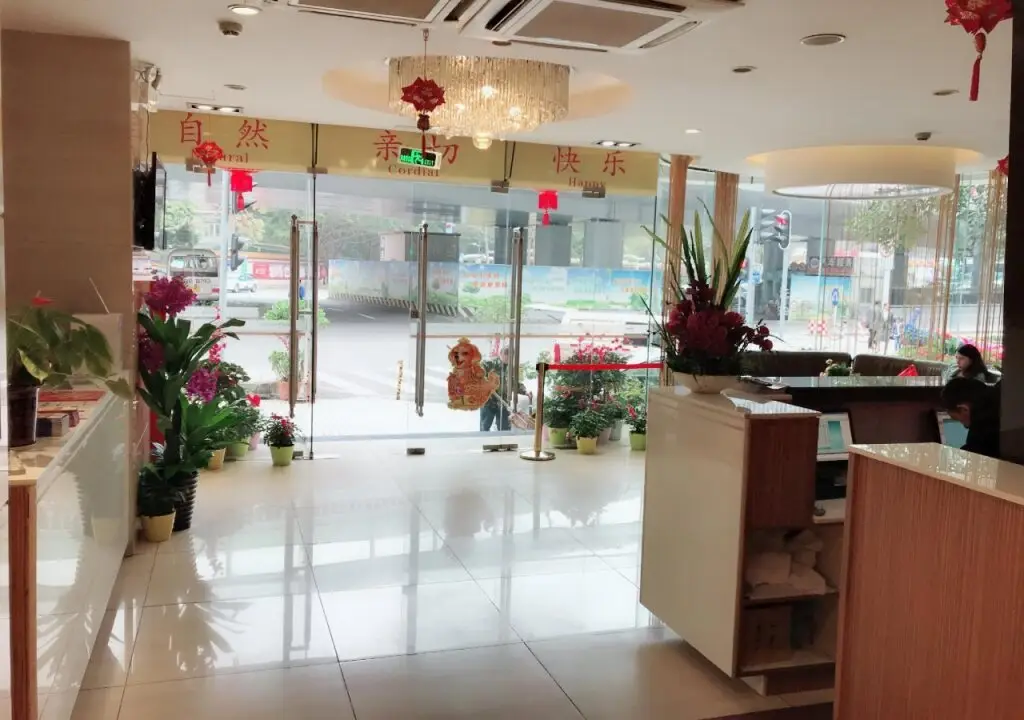 Шэньчжэнь: Yuejia Business Hotel Shenzhen