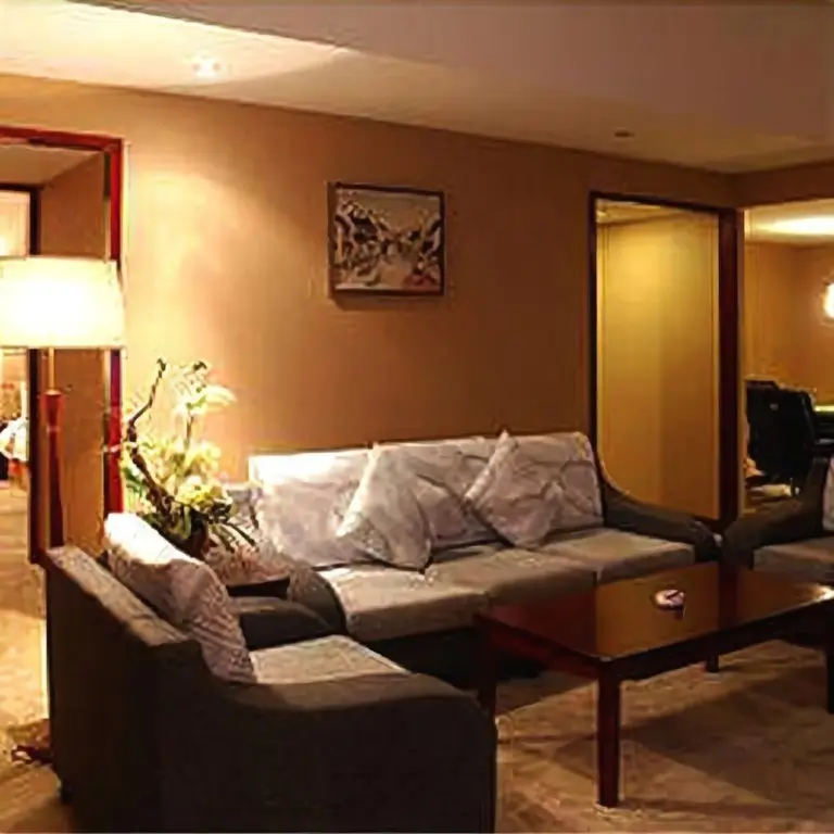Xing Yi Hai Yu Hotel — фото 1