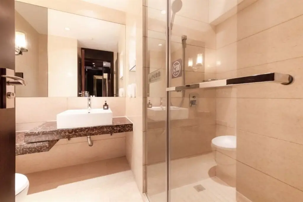 Чунцин: Rezen Kingtown Hotel (Chongqing Guanyinqiao)