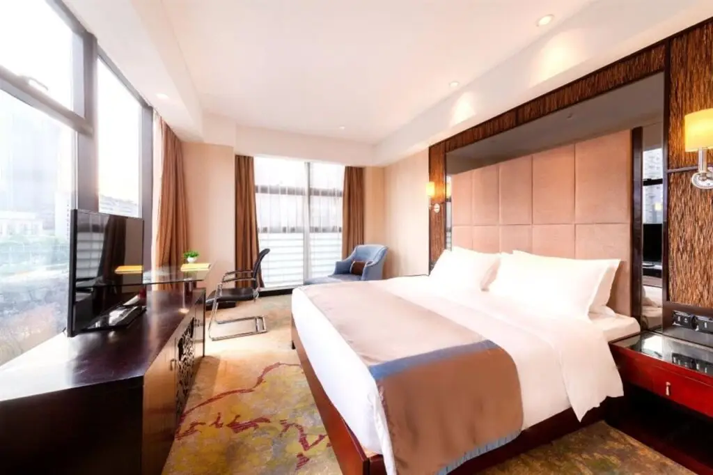Чунцин: Rezen Kingtown Hotel (Chongqing Guanyinqiao)