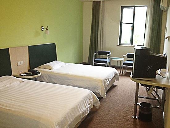 Ухань: Motel168 Wu Chang Railway Station Inn