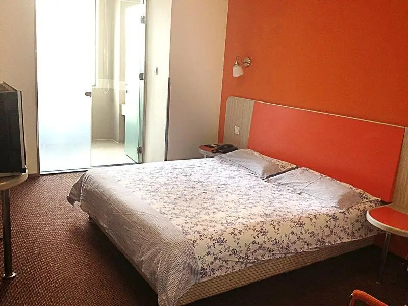 Ухань: Motel168 Wu Chang Railway Station Inn