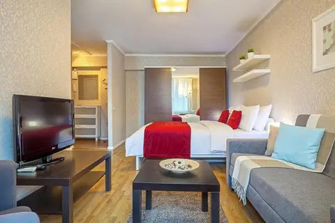 Lux Apartments (Люкс апартментс) на 5-м Красносельском переулке — фото 1