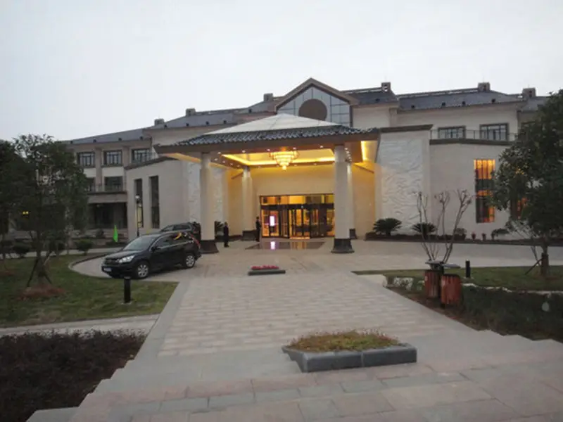 Metropark Longhua Hotel — фото 1