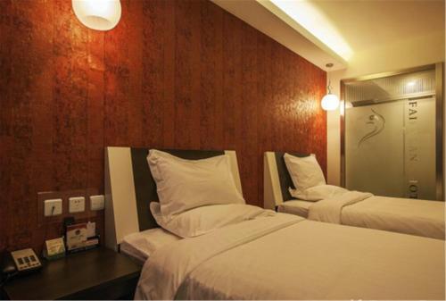 Шанхай: Home Inn Neo (Shanghai New International Expo Center, Yanggao South Road Metro Station)