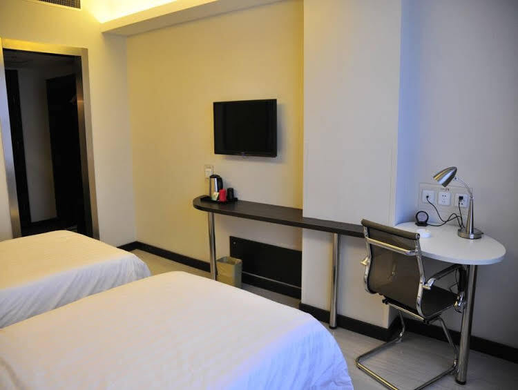 Шанхай: Home Inn Neo (Shanghai New International Expo Center, Yanggao South Road Metro Station)