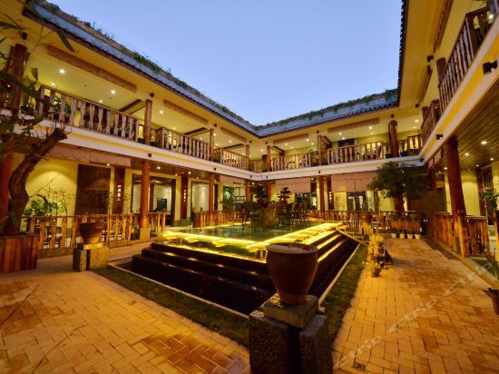 Лицзян: Lichengbieyuan No.9 Courtyard (Lijiang Ancient City Snow Mountain View Shop)