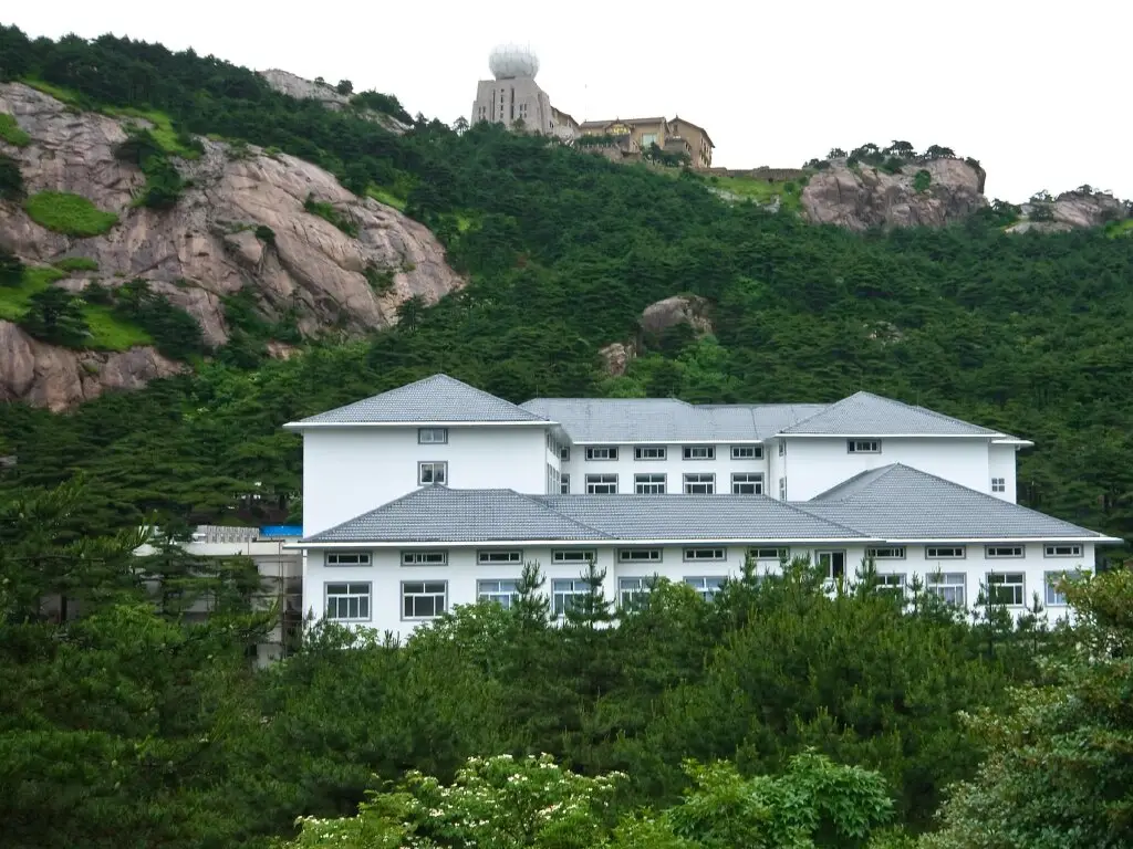 Huangshan Baiyun Hotel — фото 1
