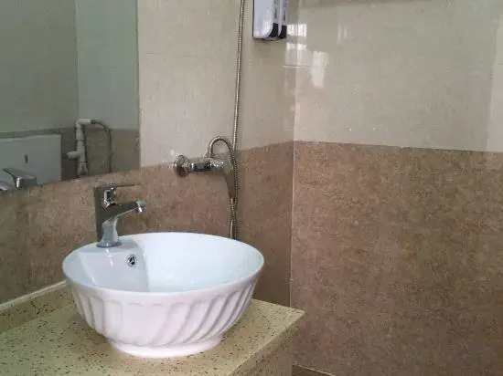 Чунцзо: Aiwu Inn Daxin County Detian Waterfall